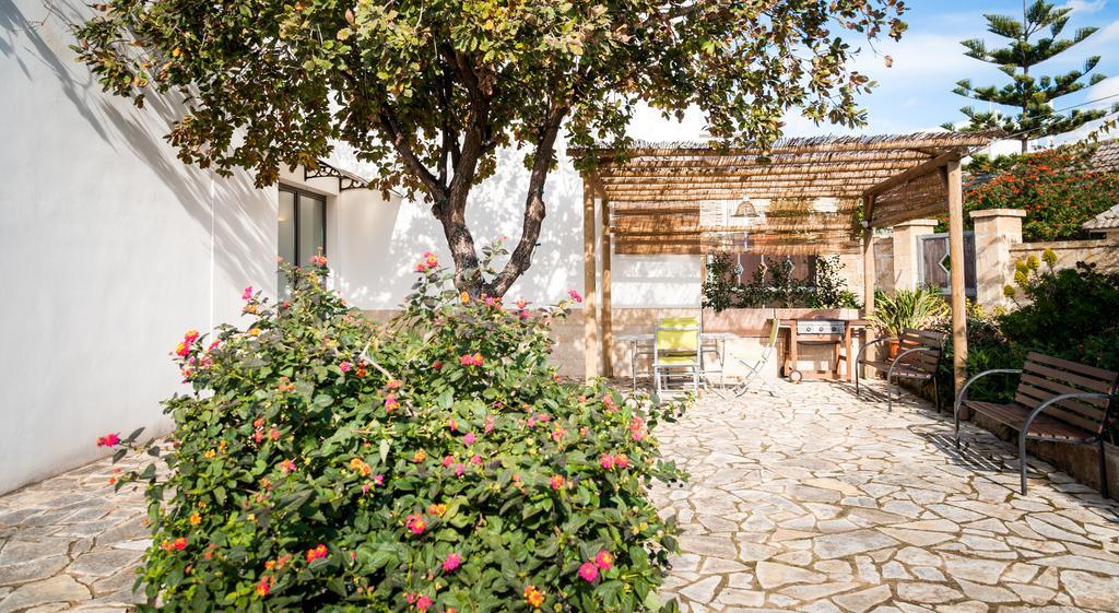 B&B La Garolla ซานนิโกลา ภายนอก รูปภาพ